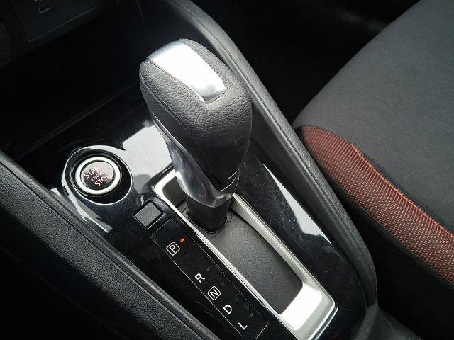 Used 2023 Nissan Versa SR w/ Trunk Package image 14