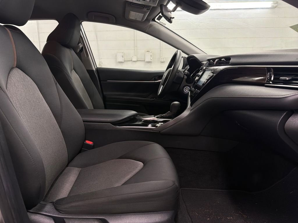 Used 2019 Toyota Camry L image 27
