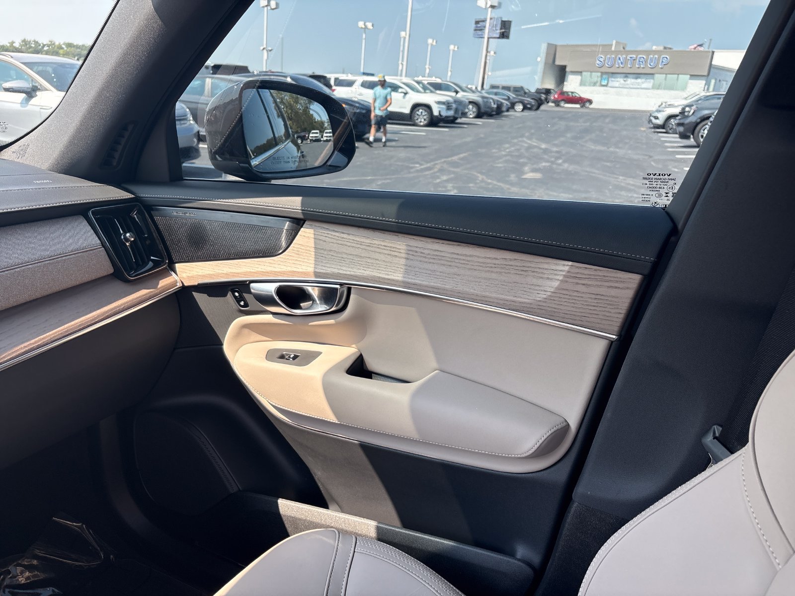 Used 2026 Volvo XC90 B5 Plus AWD/4WD image 34