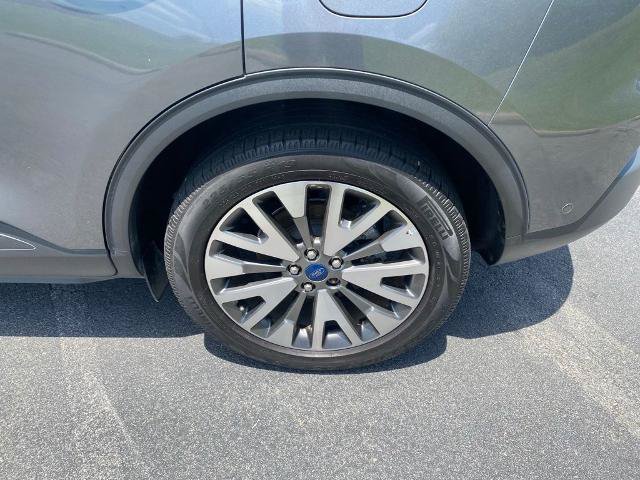 Certified 2021 Ford Escape Titanium FWD image 32