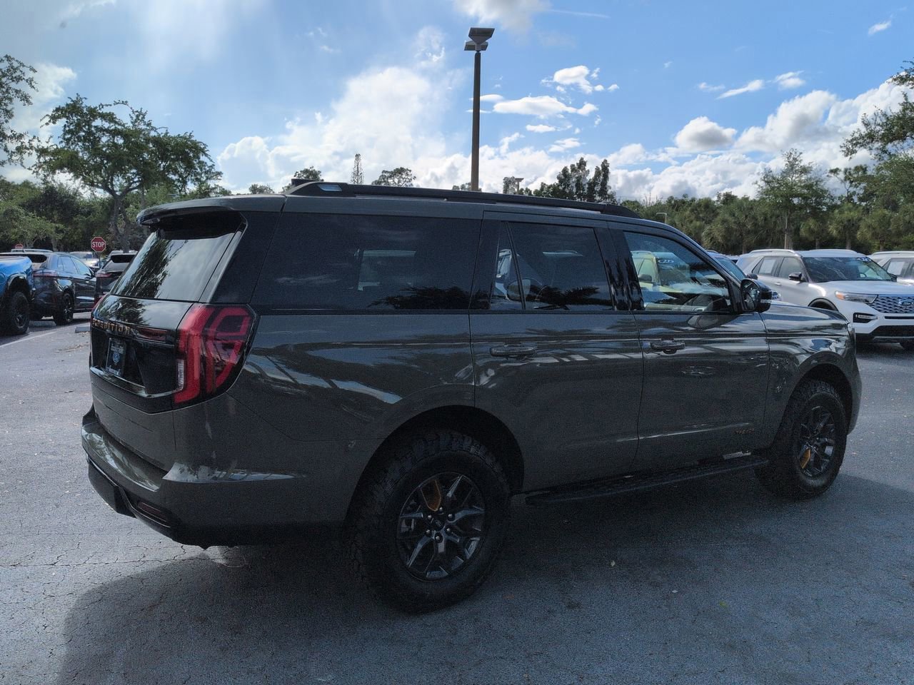 Certified 2025 Ford Expedition Tremor AWD/4WD image 5