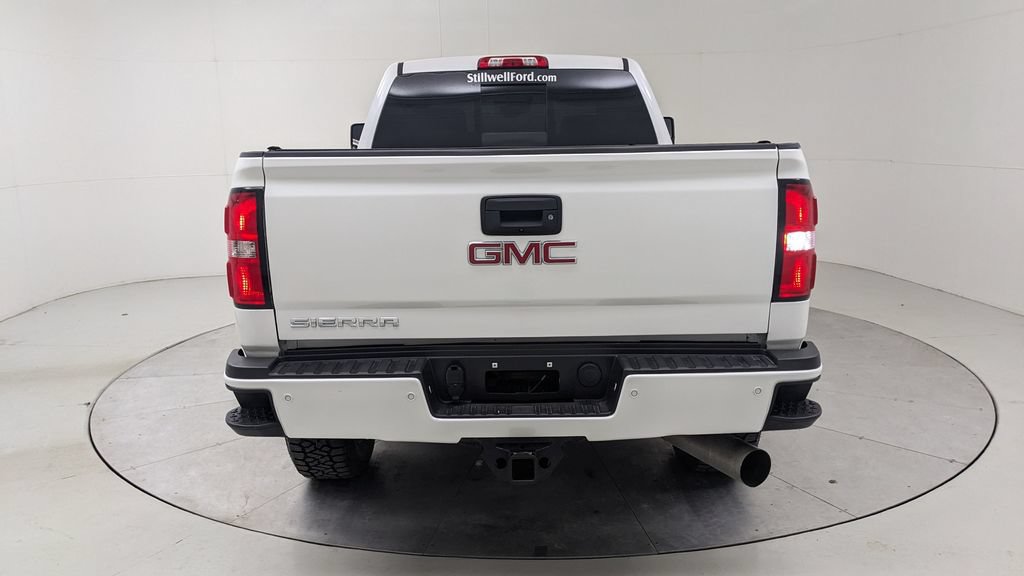 Used 2019 GMC Sierra 2500 Denali w/ Suspension Package, Off-Road AWD/4WD image 8