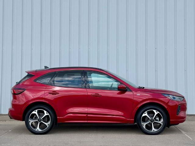 Certified 2025 Ford Escape ST-Line Elite w/ Premium Technology Package AWD/4WD image 7