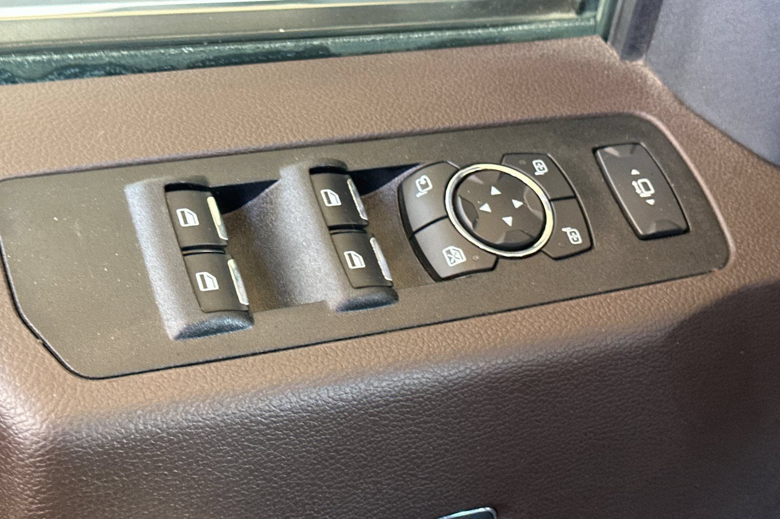 Certified 2022 Ford F350 King Ranch w/ King Ranch Ultimate Package AWD/4WD image 11