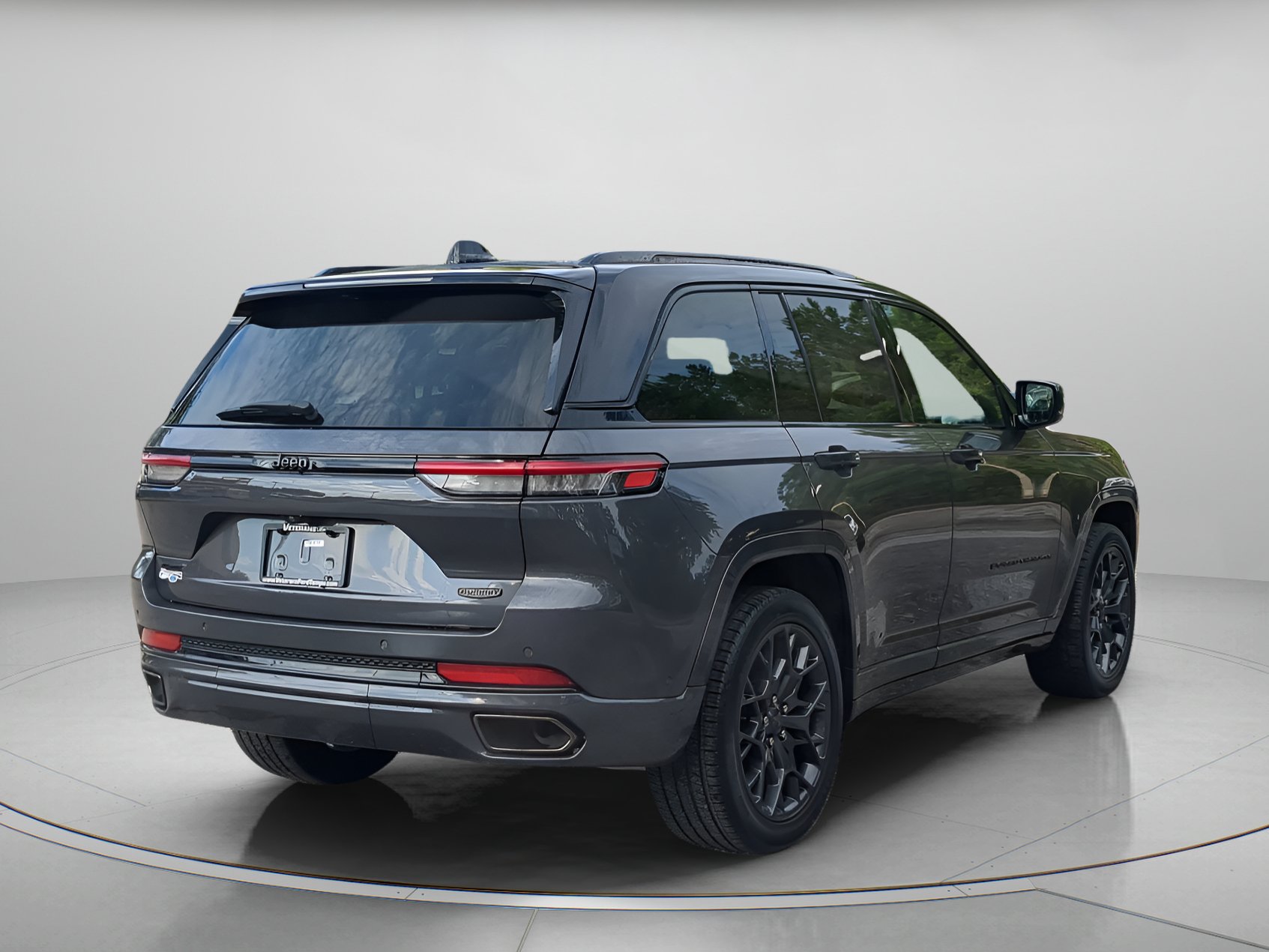 Used 2025 Jeep Grand Cherokee Summit w/ Obsidian Package AWD/4WD image 40