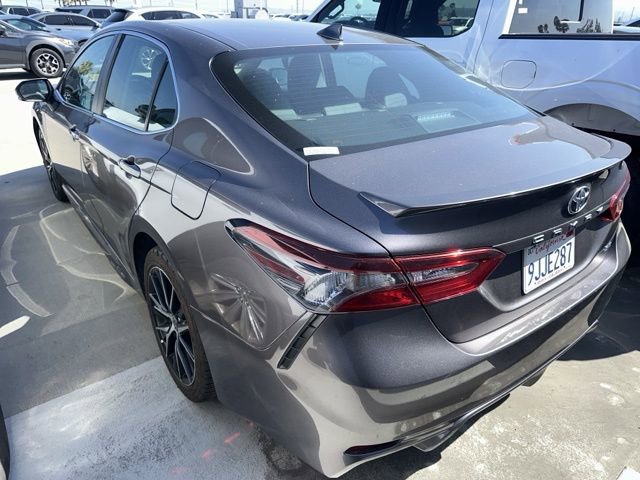 Used 2024 Toyota Camry SE FWD image 2