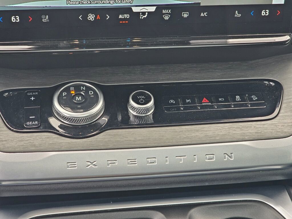 Certified 2025 Ford Expedition Platinum AWD/4WD image 28