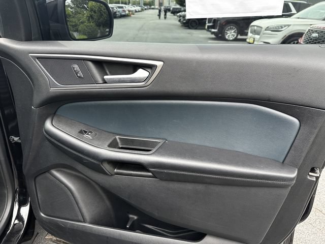 Certified 2022 Ford Edge SEL w/ Sport Appearance Package AWD/4WD image 35