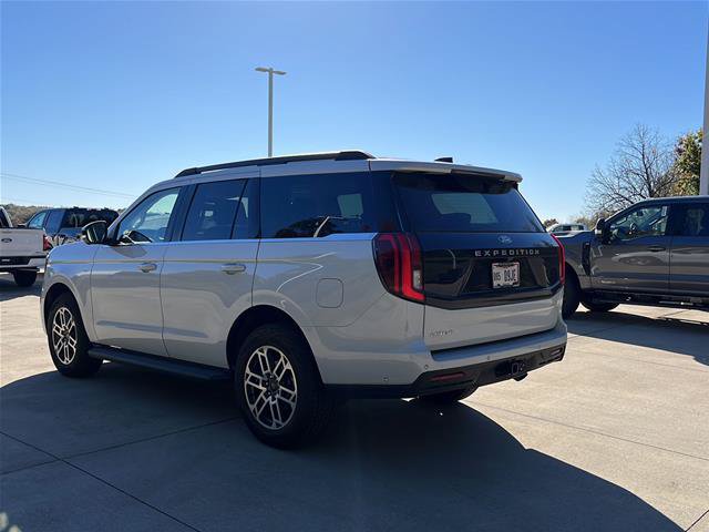 Certified 2025 Ford Expedition Active AWD/4WD image 7
