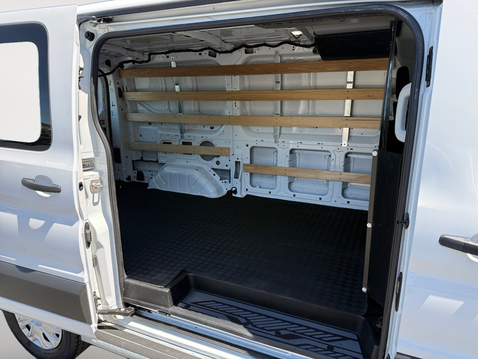 Certified 2025 Ford Transit 250 Low Roof w/ Exterior Upgrade Package RWD image 15