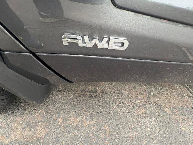 Used 2022 Toyota Highlander XLE AWD/4WD image 9