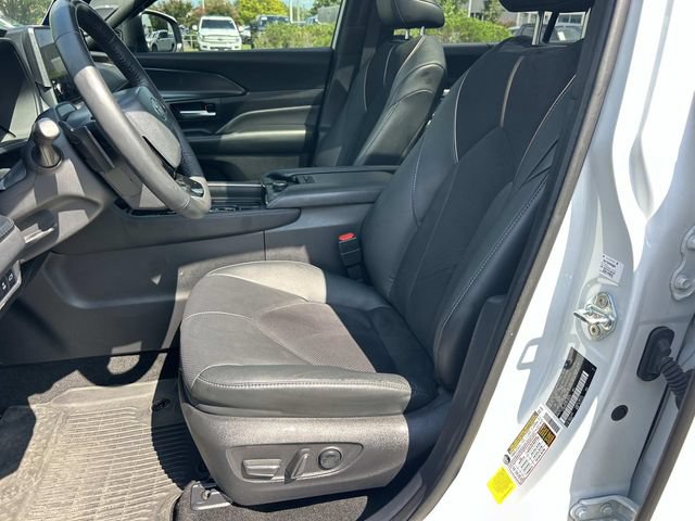 Used 2024 Toyota Grand Highlander AWD Hybrid image 35