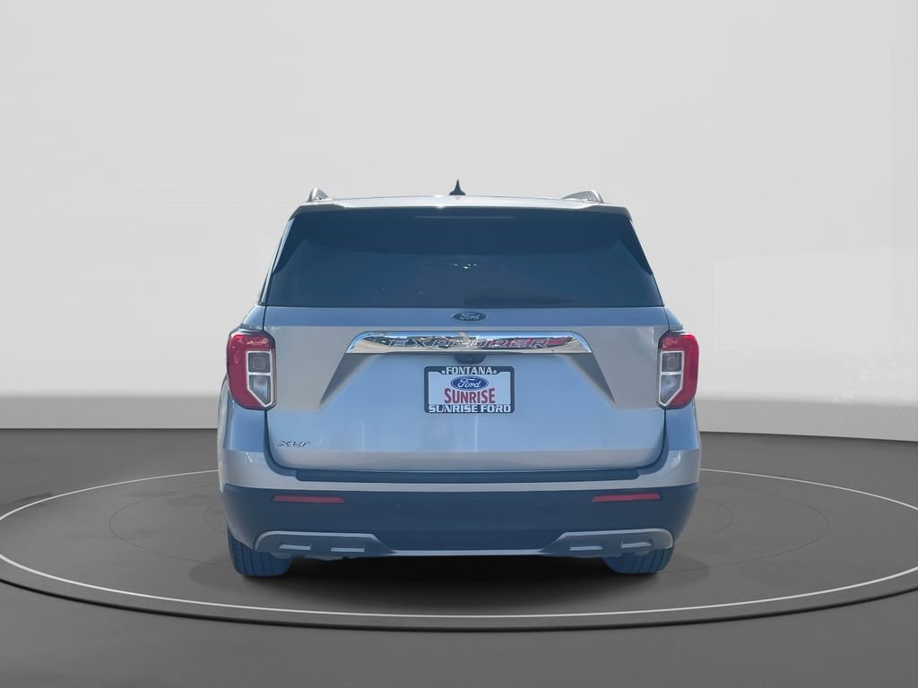 Certified 2021 Ford Explorer XLT w/ Equipment Group 202A image 3