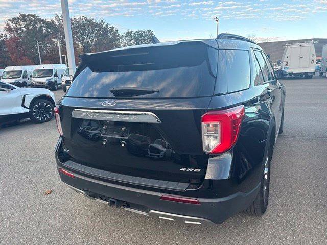 Certified 2023 Ford Explorer XLT w/ Equipment Group 202A AWD/4WD image 17