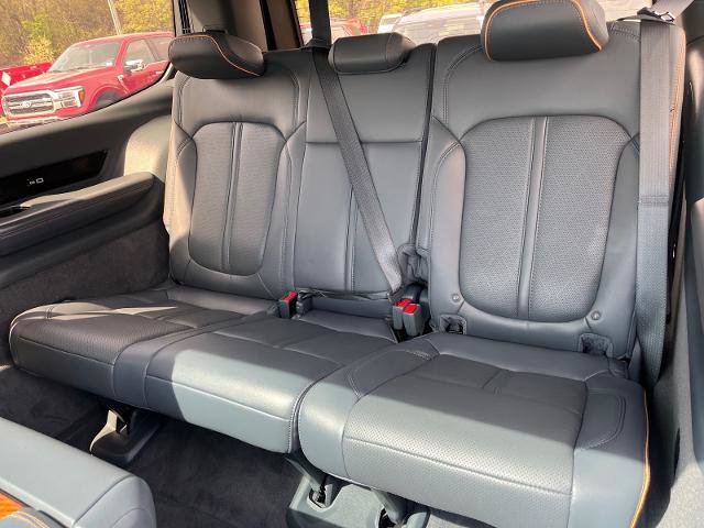 Used 2022 Jeep Grand Wagoneer Series II w/ Premium Group II AWD/4WD image 18