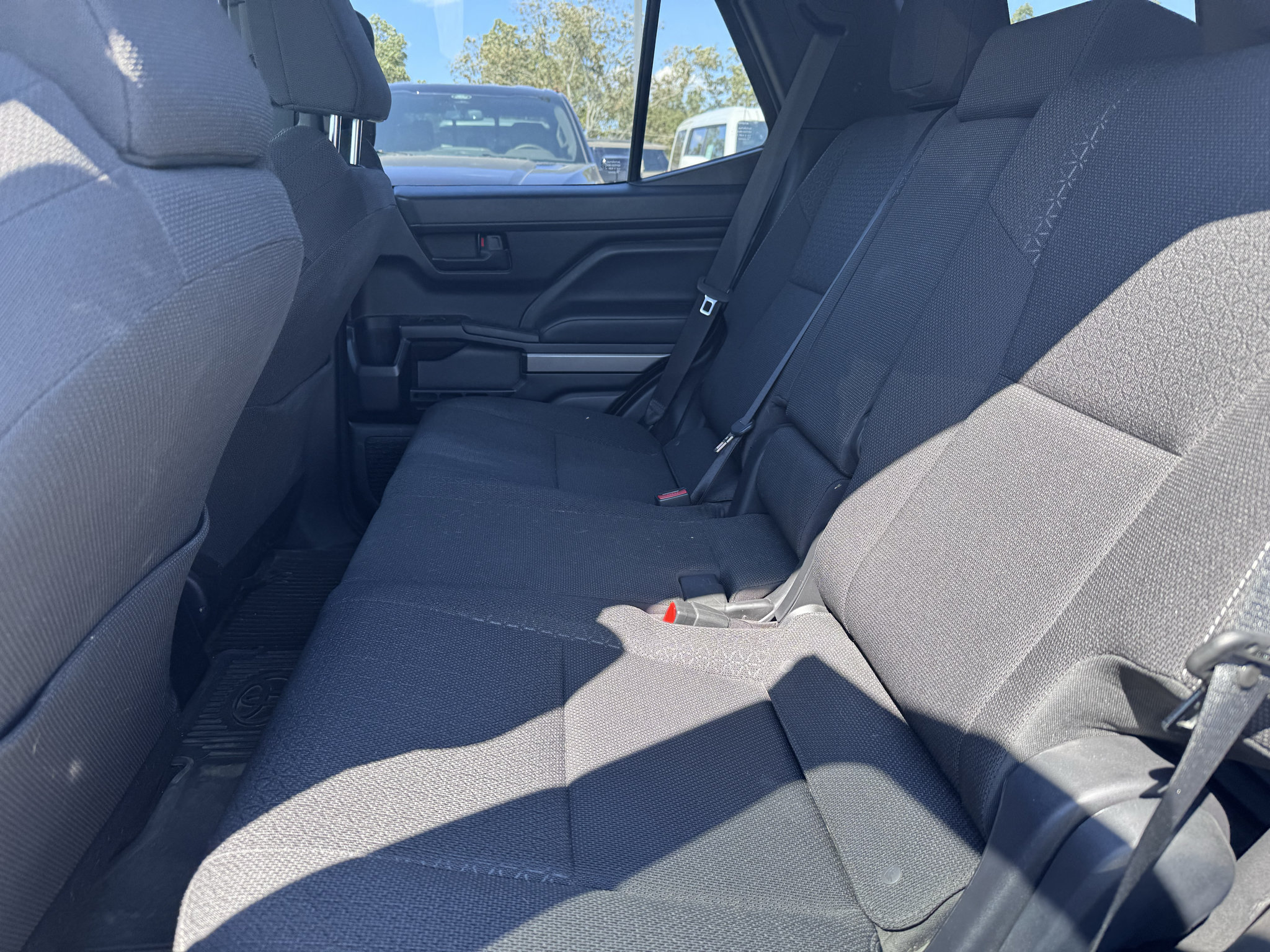 Used 2025 Toyota 4Runner SR5 AWD/4WD image 10