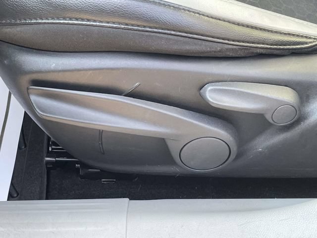 Used 2018 Jeep Compass Latitude w/ Popular Equipment Group FWD image 15