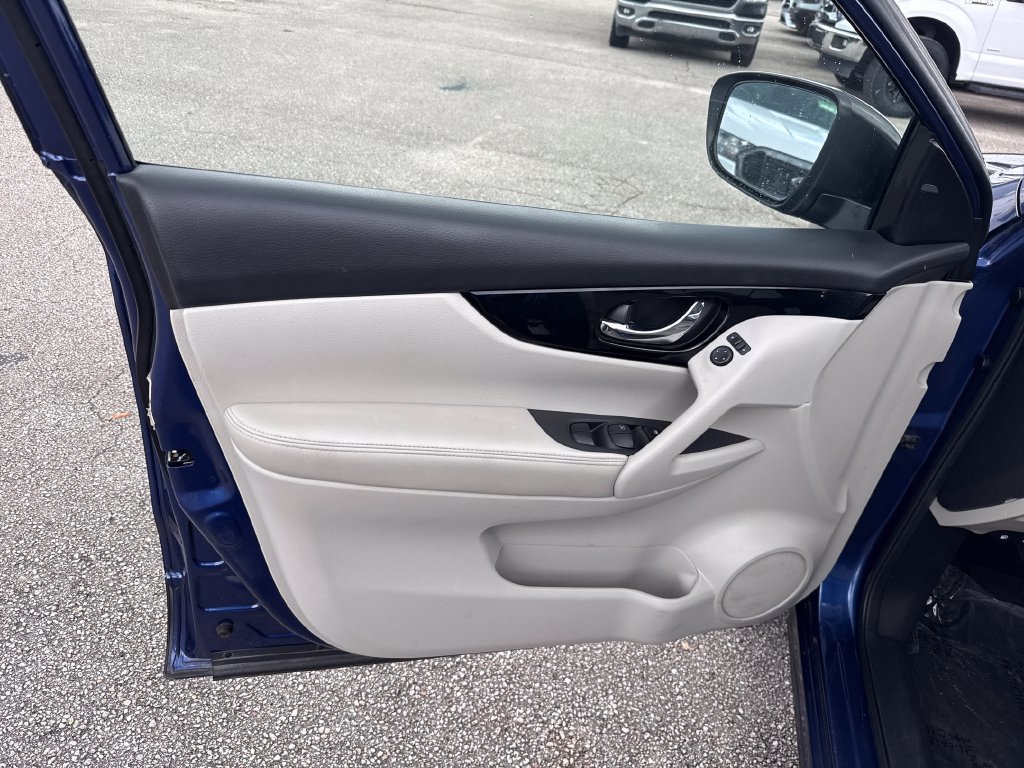 Used 2019 Nissan Rogue Sport SV FWD image 13