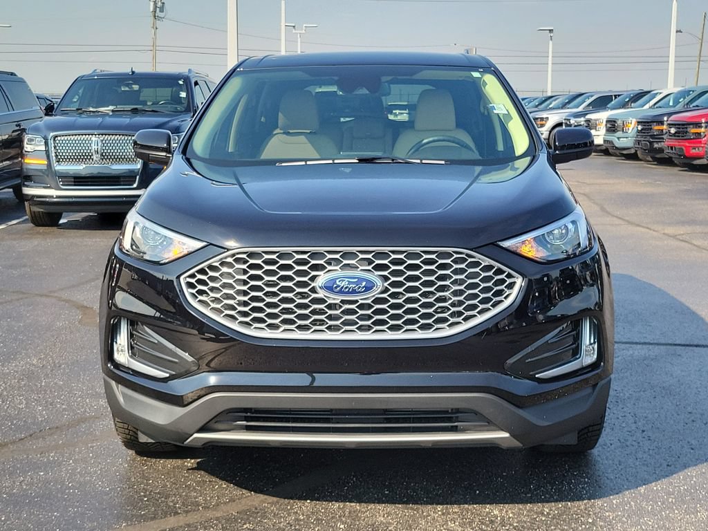 Certified 2024 Ford Edge SEL w/ Convenience Package AWD/4WD image 2
