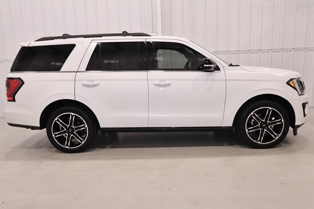 Certified 2020 Ford Expedition Limited w/ Equipment Group 303A AWD/4WD image 2