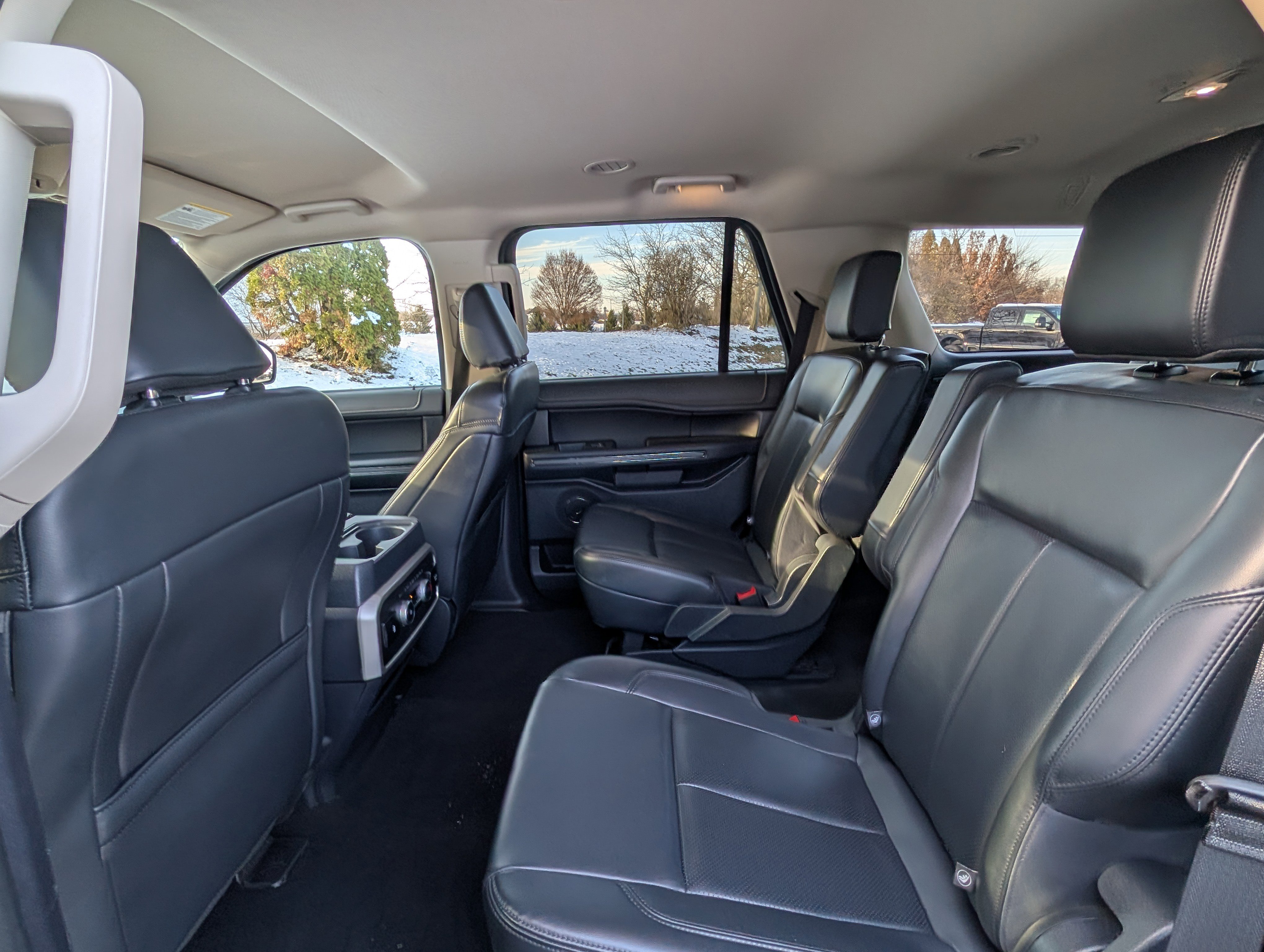 Certified 2024 Ford Expedition XLT image 32