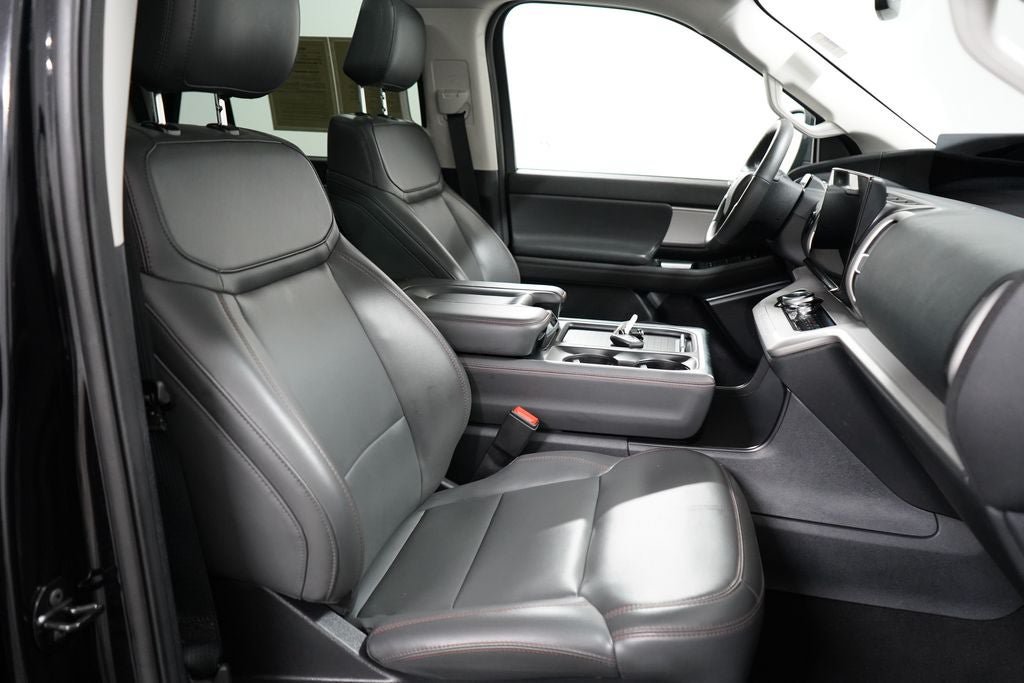 Certified 2025 Ford Expedition Active AWD/4WD image 33