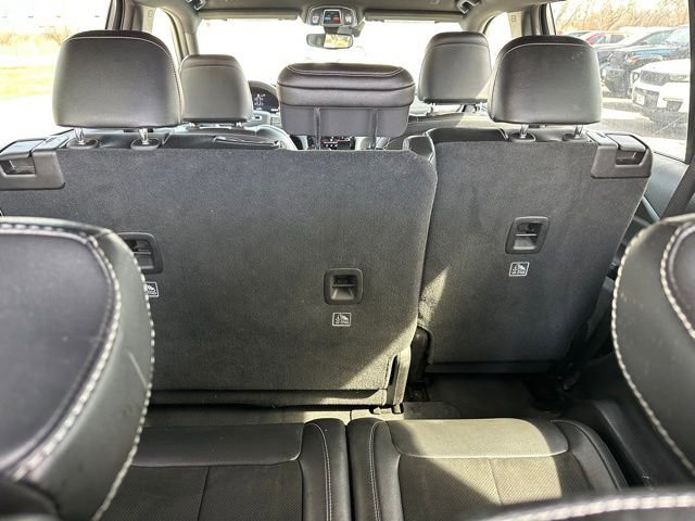 Used 2024 Jeep Grand Cherokee L Laredo AWD/4WD image 9