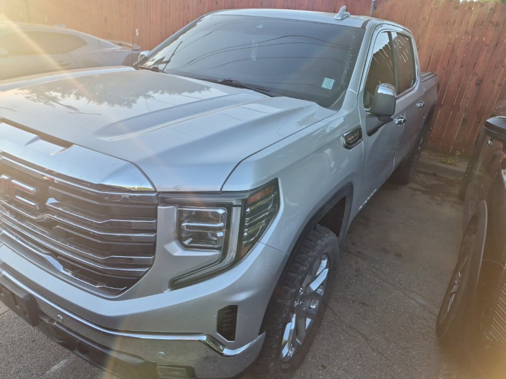 Used 2022 GMC Sierra 1500 SLT w/ SLT Premium Plus Package AWD/4WD image 5