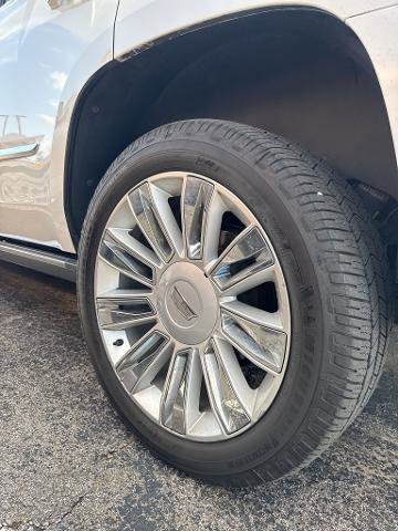 Used 2018 Cadillac Escalade Platinum image 7