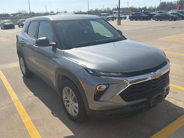 Used 2024 Chevrolet TrailBlazer LS w/ LS Convenience Package image 2
