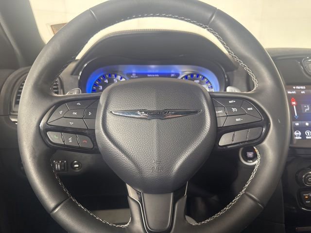 Used 2018 Chrysler 300 S image 20