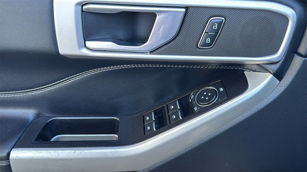 Certified 2021 Ford Explorer XLT w/ Equipment Group 202A image 19