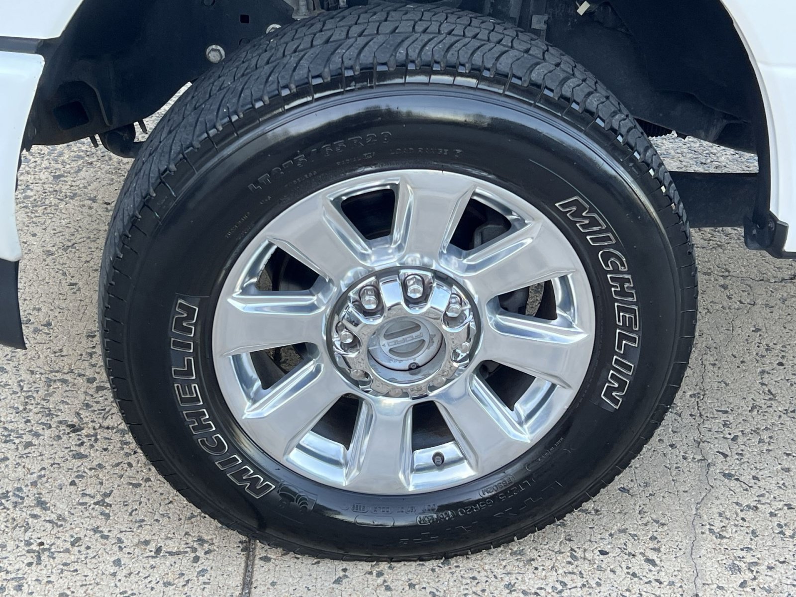 Certified 2019 Ford F250 Platinum w/ Platinum Ultimate Package AWD/4WD image 13