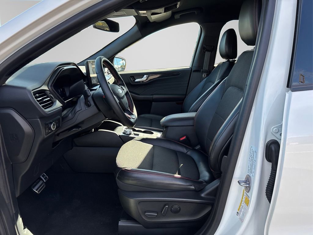 Certified 2023 Ford Escape ST-Line Elite image 9