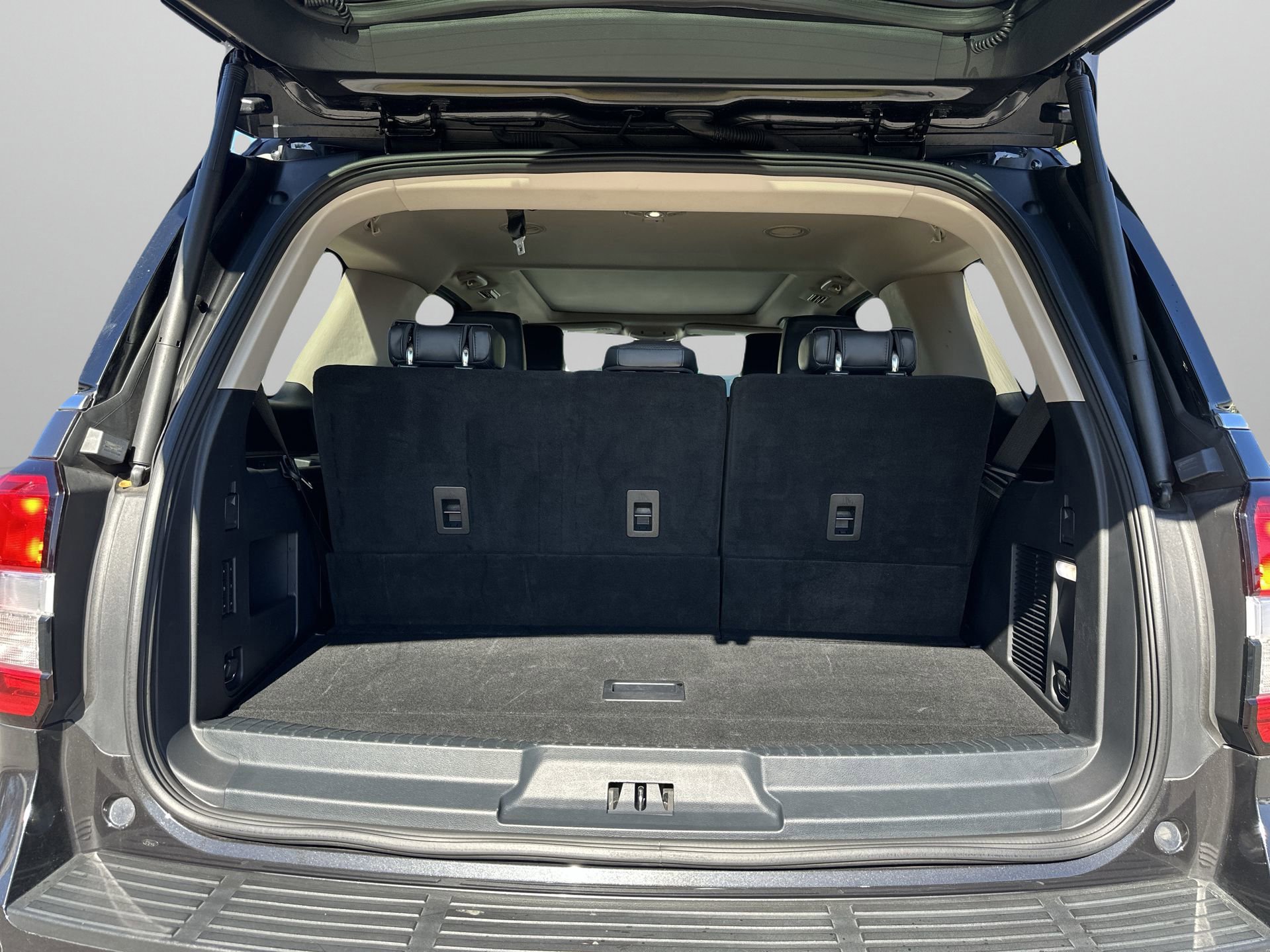 Certified 2023 Ford Expedition XLT image 42