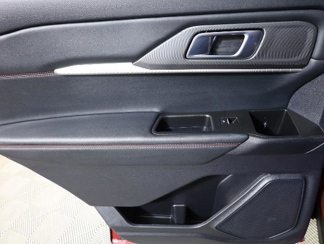 Certified 2025 Ford Explorer ST-Line w/ Premium Package AWD/4WD image 32