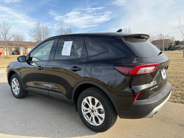 Certified 2025 Ford Escape Active AWD/4WD image 2