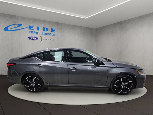 Used 2024 Nissan Altima 2.5 SR FWD image 7