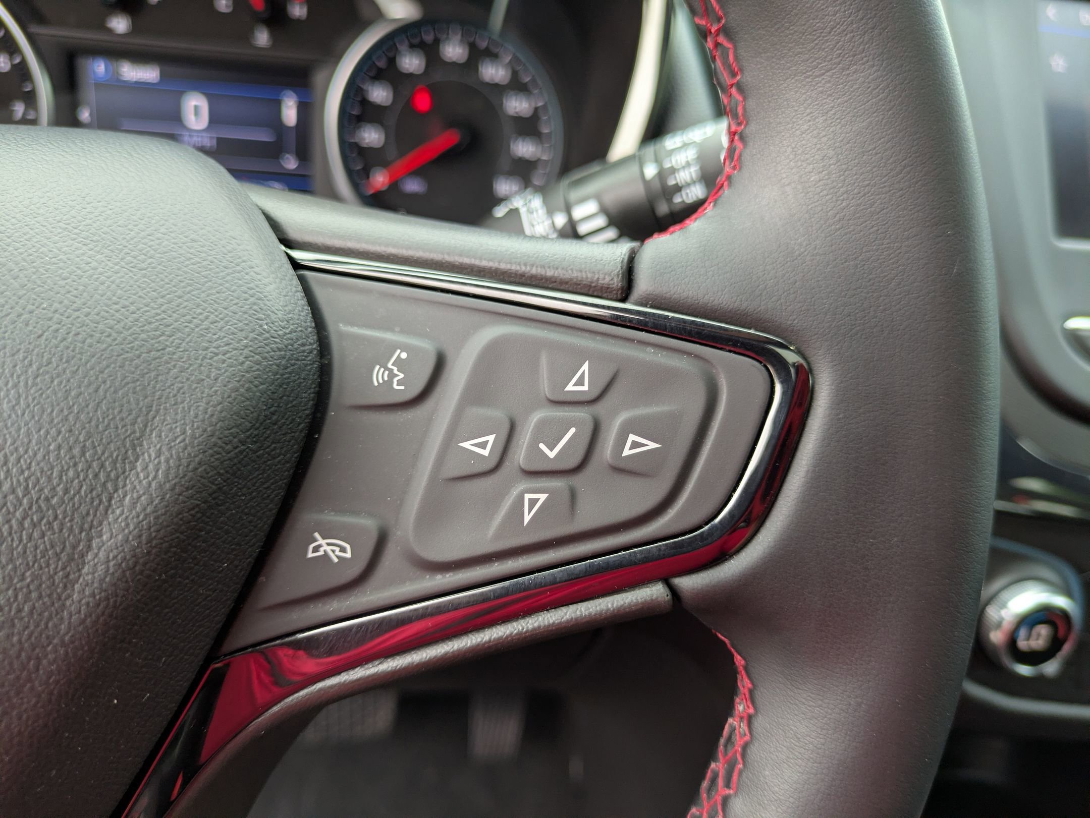 Used 2024 Chevrolet Equinox RS FWD image 19