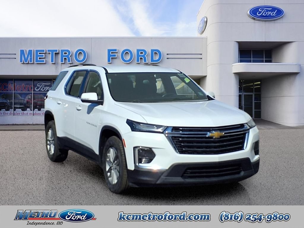 Used 2023 Chevrolet Traverse LT
