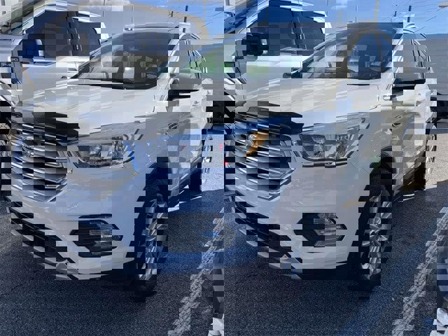 Certified 2019 Ford Escape SE image 2
