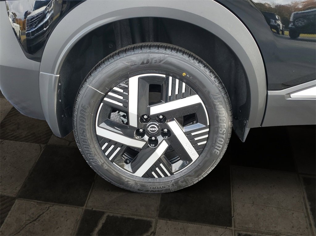 Used 2025 Nissan Kicks SV image 5