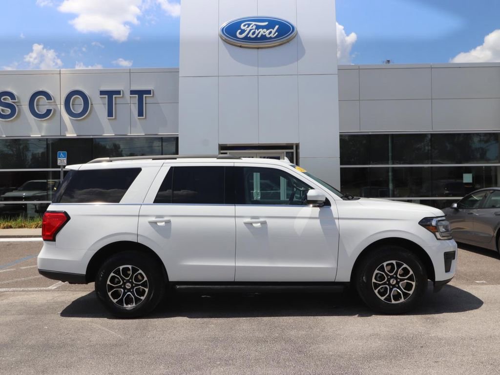 Certified 2022 Ford Expedition XLT RWD image 18