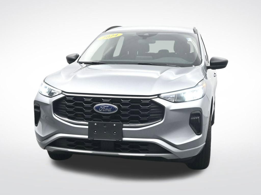 Certified 2024 Ford Escape ST-Line AWD/4WD image 2