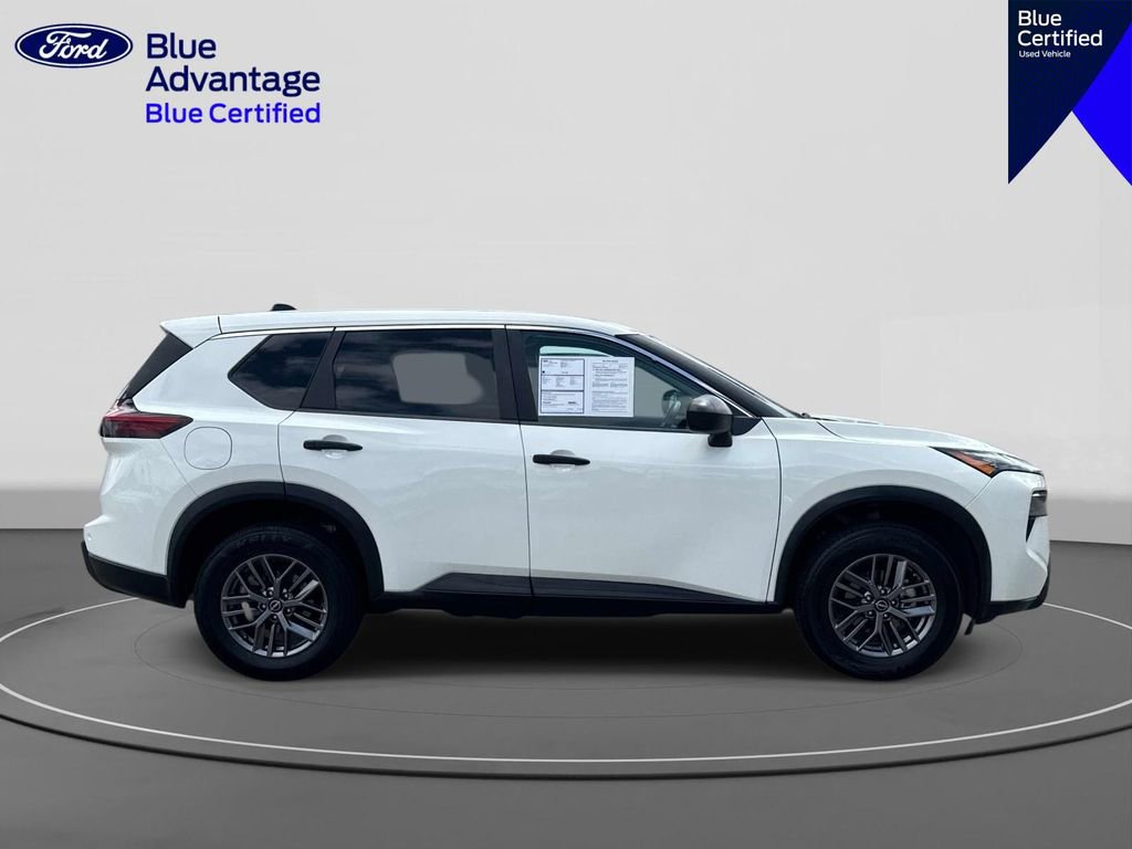 Used 2024 Nissan Rogue S AWD/4WD image 4