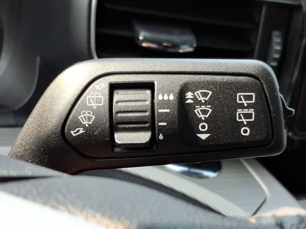 Certified 2023 Ford Explorer XLT w/ Equipment Group 202A AWD/4WD image 27