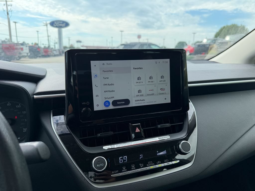 Used 2025 Toyota Corolla LE FWD image 18
