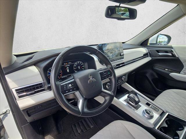 Used 2024 Mitsubishi Outlander SEL AWD/4WD image 10