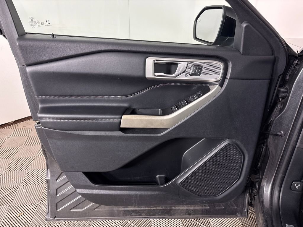 Certified 2020 Ford Explorer Limited w/ Hybrid Equipment Group 310A RWD image 16