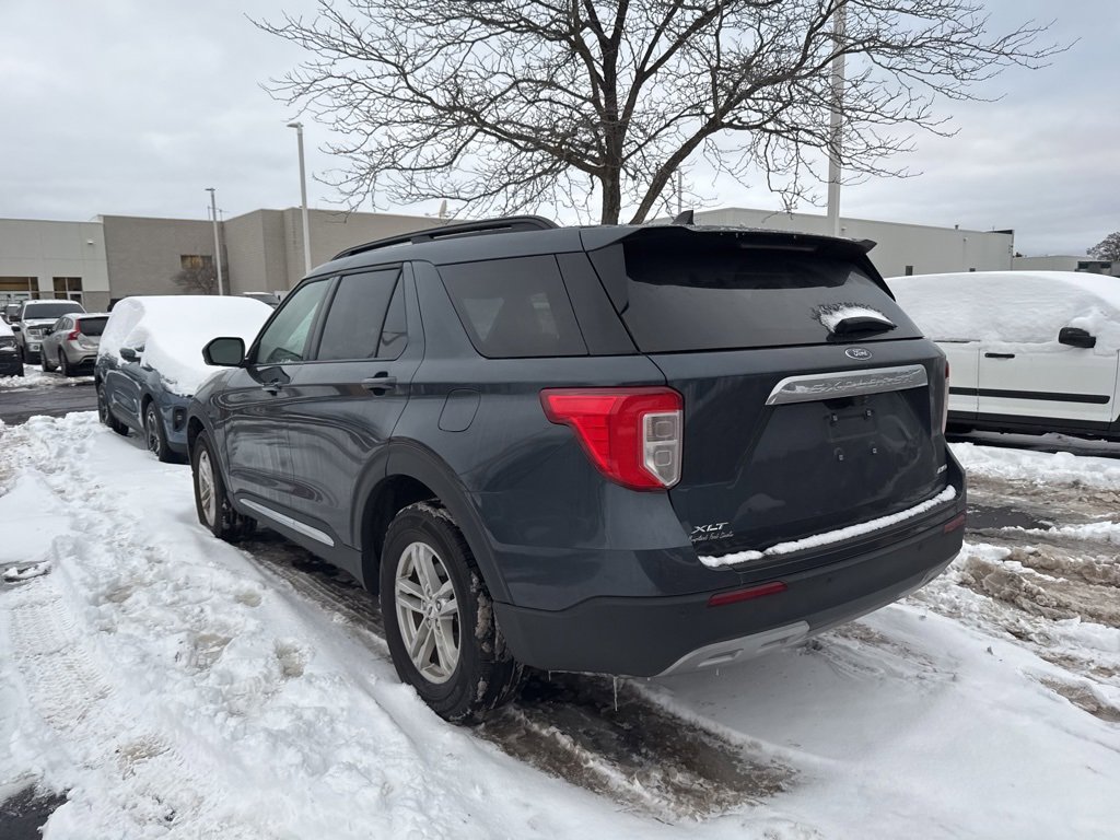 Certified 2022 Ford Explorer XLT w/ Equipment Group 202A image 7